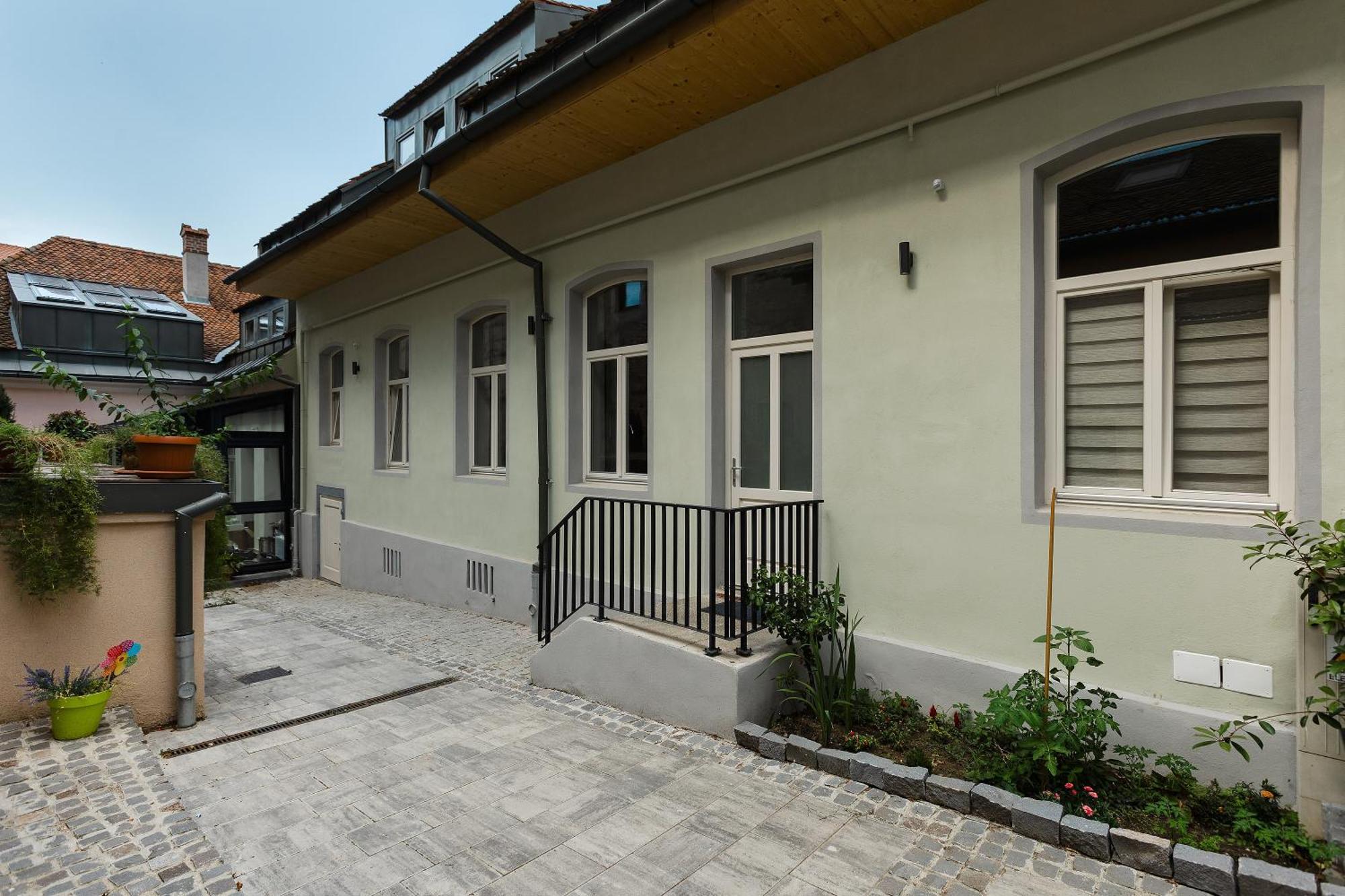 House 66 Aparthotel Brașov Exterior foto